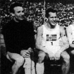 A 400 m-es gátfutás első három helyezettje a verseny után. Kovács (1.), Albrechtsen (2.) és Héjjas (3.)