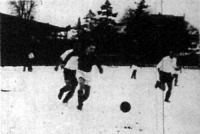 A Hungária csapata (sötét mezben) havas pályán győzött Bázelben