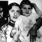 Richard Hauptmannak, a Lindbergh bébi állítólagos gyilkosának felesége és kisfia. Az asszony is részt vett a tárgyaláson