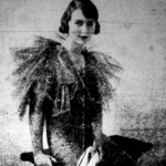 Dr. Etelka főhercegnő fátyolgalléros fekete estélyi ruhában ( 1936 )