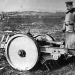 Orosz gép, mellyel a visszavonuló seregek az utakat felszaggatták