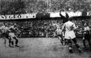 Blason egy veszélyes Ferencvárosi támadást hárít el.