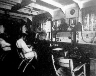 A modern óceánjáró rádiószobája