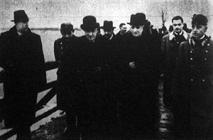 Perényi Zsigmond, Kárpátalja kormányzói biztosa jelenlétében felavattak egy fahidat