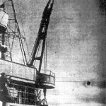 A kisérőhajó a torpedó-utánpótlással