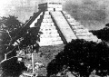 A Mexikóhoz tartozó Yucatan-félszigeten négyezer éves piramis alakú építmény