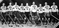 A BBTE bajnok jégkorongcsapata - Háray, Mihelfy dr., Rendy, Dengl dr., Miklós dr., Monostori, Szamosi, Helmeczi dr., Fenesy dr.