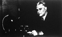 Dr. Laky Dezső közellátási miniszter rádióelőadása