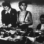 Csomagolják az érmelegítőket a szovjet-front magyar hőseinek