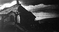 A Budapestre és környékére ledobott 17 szovjet bomba közül az egyik Zilahy Lajos író rózsadombi villájának kertjére hullott
