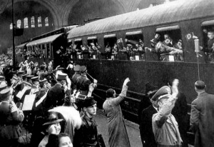 Gyerekek evakuálása- Berlin 1940. (http://histclo.com)