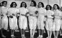 A döntő mezőnye - Sigmond, Baky, Sákovics, Kiss, Rátz, Bartha, Hollerbachné, Zsabka és Ferencsik.jpg