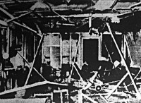 A nyíllal jelőlt helyen állt Hitler, tőle két méterre robbant a bomba