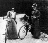 Két női kerékpáros