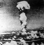 Fénykép a Bikini-szigeteknél ledobott atombomba hatásáról