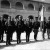 A császári és királyi 32. gyalogezred katonái az ezredzászlóval. Budapest, Mária Terézia laktanya