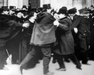 1904-ben nem csak Stubizában, de Párizsban is elégedetlenségének adott hangot a lakosság.