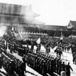 A császári palotában a megszálló csapatok
