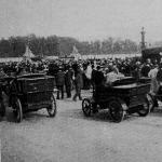 Automobilok a Place de la Concorde-on Párisban, az indulás előtt