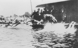 Úszóverseny indítása a párizsi olimpián 1900-ban