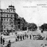 Andrássy út, háttérben a városligeti Ezredéves Emlékművel
