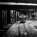 Villamos vasut a budai Lánczhídfőnél. Földásási munkálatok a hídfő alatt