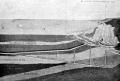 A tengerfenék geologiai alakulata, az alagút irányával s vízlevezető csatornáival A tengerfenék geologiai alakulata, az alagút irányával s vízlevezető csatornáival