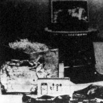 Képünk a Junga százados által készített pokolgépet ábrázolja abban a helyzetben, a mikor a robbanás megtörtént