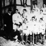 A Wiener Consular Akademie hockey-csapata és Muzsa Gyula a M.A.C. háznagya
