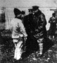 Ferdinánd bolgár király egy földművessel beszélget Ferdinánd bolgár király egy földművessel beszélget