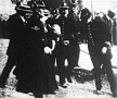 Egy angol szüfrazsett letartóztatása Egy angol szüfrazsett letartóztatása