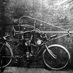 Motorszerkezetü és légcsvarokkal ellátott kerékpár