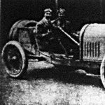 A francia Grand Prix. Goux, Peugeot-kocsijának kormányánál