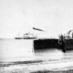 A kábel fektetése a Balatonon hajóról