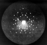A Laue féle kristályon  elhajlott sugár fotográfiája