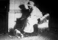 (az Érdekes Ujság fényképpályázatán Király Kisy pályaműve) Itthon, egyedül