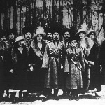 A cár és családja a forradalom kitörése előtti időben, a Carskoje Selo parkjában