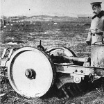 A gép, amellyel a háború alatt az oroszok az utakat felszaggatták.