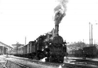 CV 206-os sorozatú mozdony egy XX. század elején készült képen a Déli Pályaudvaron