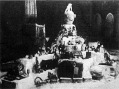 (árverésre kerülő játékszerek, 1921) A nemzeti vagyonmentő vásár karácsonyi aukciója