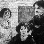 Chaplin legújabb felesége házassági szerződését írja alá
