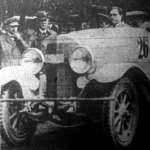 Bárdi Imre Mercedes-kocsiján a svábhegyi autóversenyen