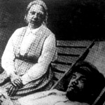 Lenin utolsó arképe a szanatóriumi kertben, mellette a felesége