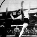 Késmárky László 186 cm-es egyéni rekorddal győz a magasugrásban