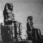 Memnon-szobrok Felső-Egyiptomban.
