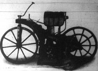 Benzinmotoros Daimler-modell 1885-ből