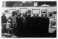 Prónay György báró földmívelésügyi államtitkár a minisztérium főosztályainak vezetőivel az erdészeti részleg előtt. A Szent István-heti mezőgazdasági kiállítás megnyitása.