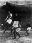 A magyarok első gólját Weber befejeli (Hungária-Spárta)