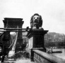 A Lánchíd az oroszlánnal (átépítés alatt, 1914)