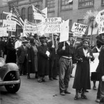 Missouri történeti múzeum 1931- ből való fotója. Munkanélküliek felvonulása a  Gesztenye utcában